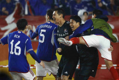 Yokohama F Marinos' William Popp celebrates with teammates after Japan wins the penalty shootout to qualify for the finals at Nissan Stadium, Yokohama, Japan, April 24, 2024.