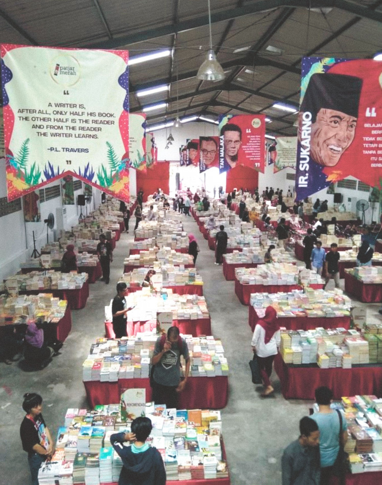 Literary festival Patjarmerah is packed with readers and collectors. (Courtesy of Patjarmerah)
