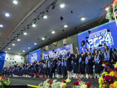 Jakarta Intercultural School commencement ceremony honors over 200 graduates