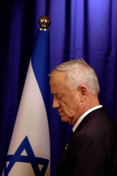 Israeli minister Benny Gantz arrives to address the media after his ultimatum to withdraw his centrist party from Israeli Prime Minister Benjamin Netanyahu's emergency government expired, in Ramat Gan, Israel June 9, 2024.
