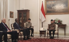 Vice President Ma'ruf Amin (right) holds a meeting with Palestinian Ambassador to the United Nations Riyad Mansour (left) and permanent observer to the UN from Palestine Cheikh Niang (second left) on July 4, 2024.