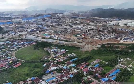 Center of growth: Residential areas around the Indonesia Morowali Industrial Park (IMIP) in Bahodopi district, Morowali regency, Central Kalimantan, are pictured on Jan. 3, 2024. Most of the area’s residents work at the integrated nickel processing industrial zone.