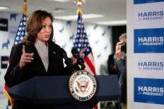 Harris gets vital Obama backing in battle against Trump 