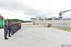 The Indonesian Navy's Third Fleet Armada deploys the KRI Teluk Lada and Yapero maritime security patrol (patkamla) boat on July 22, 2024, to assist the search and rescue operation for the Cita XX landing craft transport (LCT), which lost contact during its trip from Timika, Central Papua, to Yahukimo, Papua Highlands.