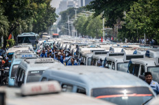  Mikrotrans drivers protest distance-based wage scheme