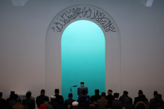 Fearful UK mosques on alert over far-right protests