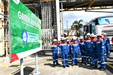 In Photo: Pertamina president commissioner Simon Aloysius Mantiri, along with Pertamina independent commissioner Condro Kirono, PT Kilang Pertamina Internasional (KPI)  human resources & business support director Tenny Elfrida, and PT KPI Prabu Revolusi independent commissioner, visit the Green Refinery at Pertamina Internasional Refinery Unit IV Cilacap, Central Java, on Aug. 6, 2024.
