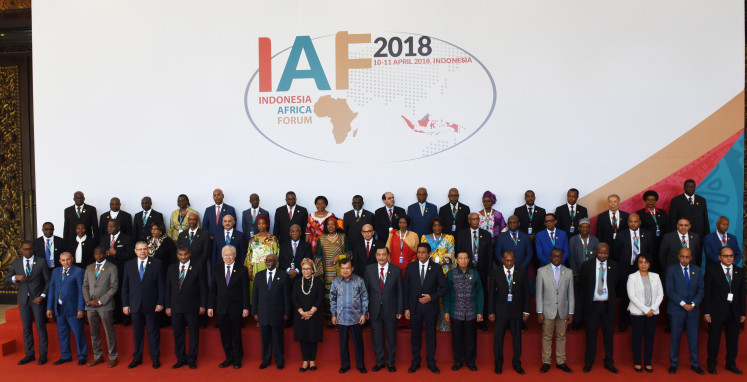 Inaugural conference: Vice President Jusuf Kalla (center) and participants in the first Indonesia-Africa Forum gather for a family photo on April 10, 2018, at the opening of the event in Nusa Dua, Bali. 