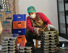 Prabowo team dismisses concern about plastic use in meals program