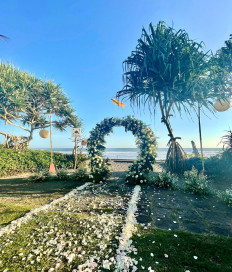 WakaGangga hosts wedding showcase, transforming itself into a tropical sunset venue