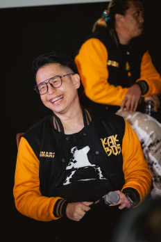 When stand-up comedians shift from quiet stages to packed crowds