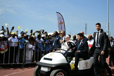 'This job is not easy': Pope