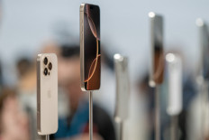 Apple unveils new iPhone built for AI