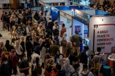 The labor market dynamics and challenges for labor insurance 