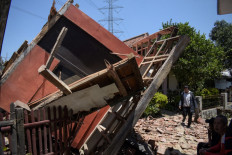 One dead after magnitude 5 "twin earthquakes" strikes North Sumatra