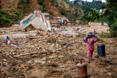 Nepalis fear more floods as climate change melts glaciers