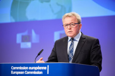 Smallholders must organize to succeed: EU commissioner