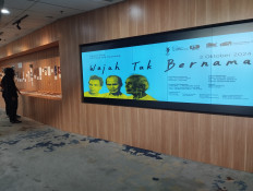 Centenary celebration: Visitors attend the opening of Sitor Situmorang's archival exhibition at the HB Jassin Literary Documentation Center in Taman Ismail Marzuki complex, Jakarta on Oct. 2, 2024. The event is being held to commemorate the poet's 100th anniversary until Nov. 2.