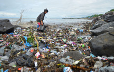 New environment minister to evaluate waste import policy