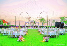 Bali's Beachfront Wedding  at Holiday Inn Resort Baruna