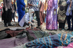 Six dead as boat carrying nearly 100 Rohingya arrives in Aceh