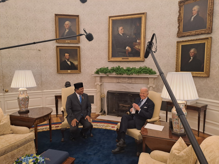 Indonesian President Prabowo Subianto (left) visits US President Joe Biden (right) in the Oval Office of the White House, Washington DC, on Nov. 13, 2024.