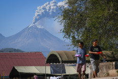 Villages told to evacuate as volcano alert hits highest level
