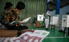 Surveys show Luthfi, Andika locked in tight competition before voting day next week