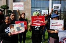 Activists protest rejection of dog and cat meat trade ban