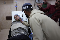 Fears for Gaza hospitals as fuel and aid run low