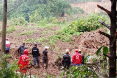 Five dead in flooding, landslides amid year-end holidays