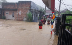 Extreme weather triggers landslides, floods in West Java