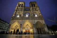 Notre Dame welcomes back public for mass after five-year refit 