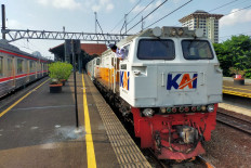Three train cars catch fire at Tugu station