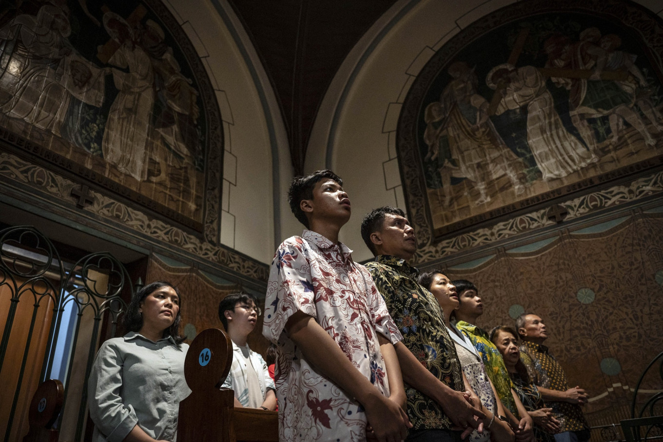 Worshippers celebrate Christmas in Jakarta churches – Jakarta