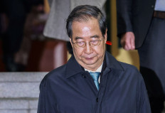 South Korea impeaches acting president as Yoon goes on trial