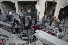 Israel raids north Gaza hospital, ministry says staff out of contact