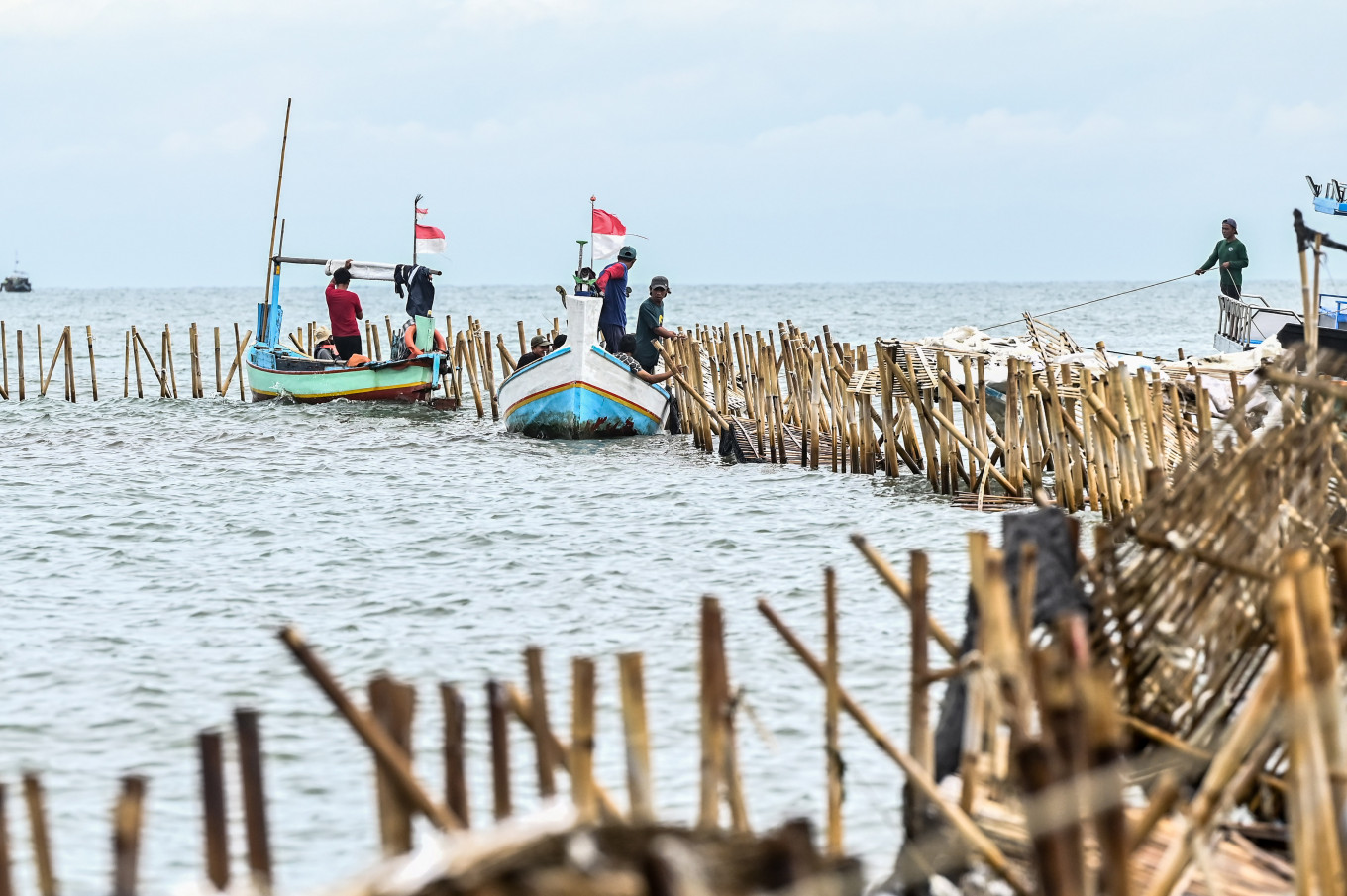 Companies, individuals hold land permits ashore from illegal sea fence – Society