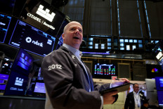 Traders work on the floor at the New York Stock Exchange (NYSE) in New York City, US, on Feb. 12, 2025.