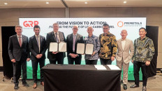 GRP chief transformation officer Kelvin Fu (fifth left), GRP executive committee chairman Kimin Tanoto (seventh left)