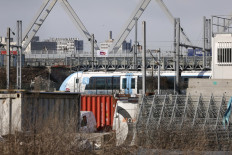 Thousands stranded as massive WWII bomb blocks Paris train station