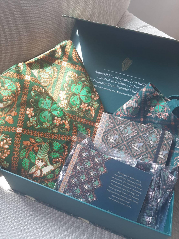 Gifted: A shamrock-inspired batik design, created by talented Indonesian designer Vania Gracia, is pictured amid a presentation set provided by the Irish Embassy in Jakarta. (Courtesy of Vania Gracia)