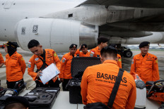 Indonesia sends more aid, rescuers to Myanmar