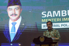 Immigration and Corrections Minister Agus Andrianto speaks during an event to announce sentence reductions for Nyepi (Day of Silence) and Idul Fitri on March 28, 2025, at the Cibinong Penitentiary in Bogor regency, West Java.