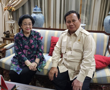 President Prabowo Subianto (left) holds a meeting with Indonesian Democratic Party of Struggle (PDI-P) chairwoman Megawati Soekarnoputri (right) on April 7, 2025, in Jakarta .