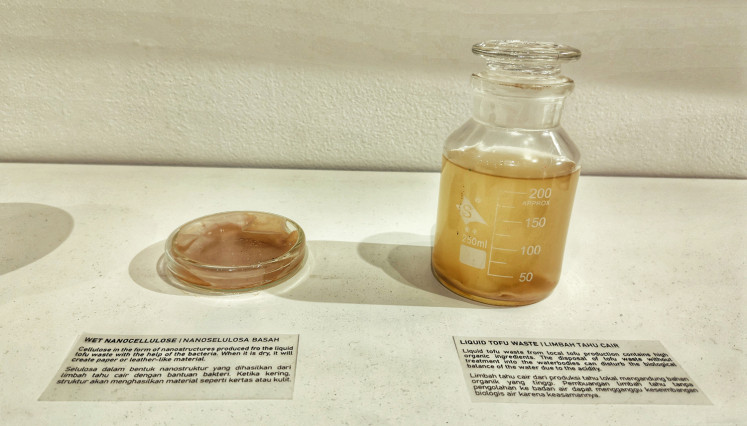 Bio-based materials: Tofu wastewater is fermented with bacteria in a petri dish (left) to create a diffuser screen for the portable lamp, Lampoep. Unprocessed tofu wastewater with high pH levels (right), is often discarded into gutters by home-based tofu producers in Yogyakarta.