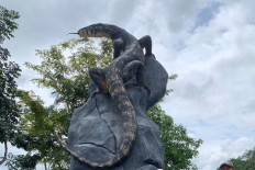Viral lizard statue sparks conversation about 'overpriced', 'ugly' monuments
