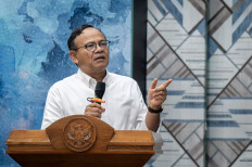New Press Council chairman Komaruddin Hidayat gives his first speech at the council’s office in Jakarta on May 14.