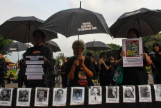 Activists refuse to forget as reform era fades