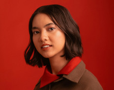 Red as roses: Lyrically, Dere's second studio album, Berbunga, probes the subject of young love. Sonically, Dere experiments with different genre elements such as soul, R&B and hip-hop.